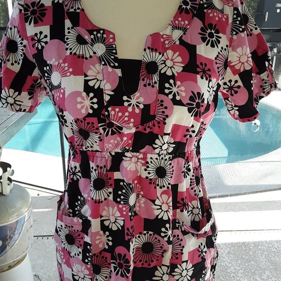 Peaches small scrub top